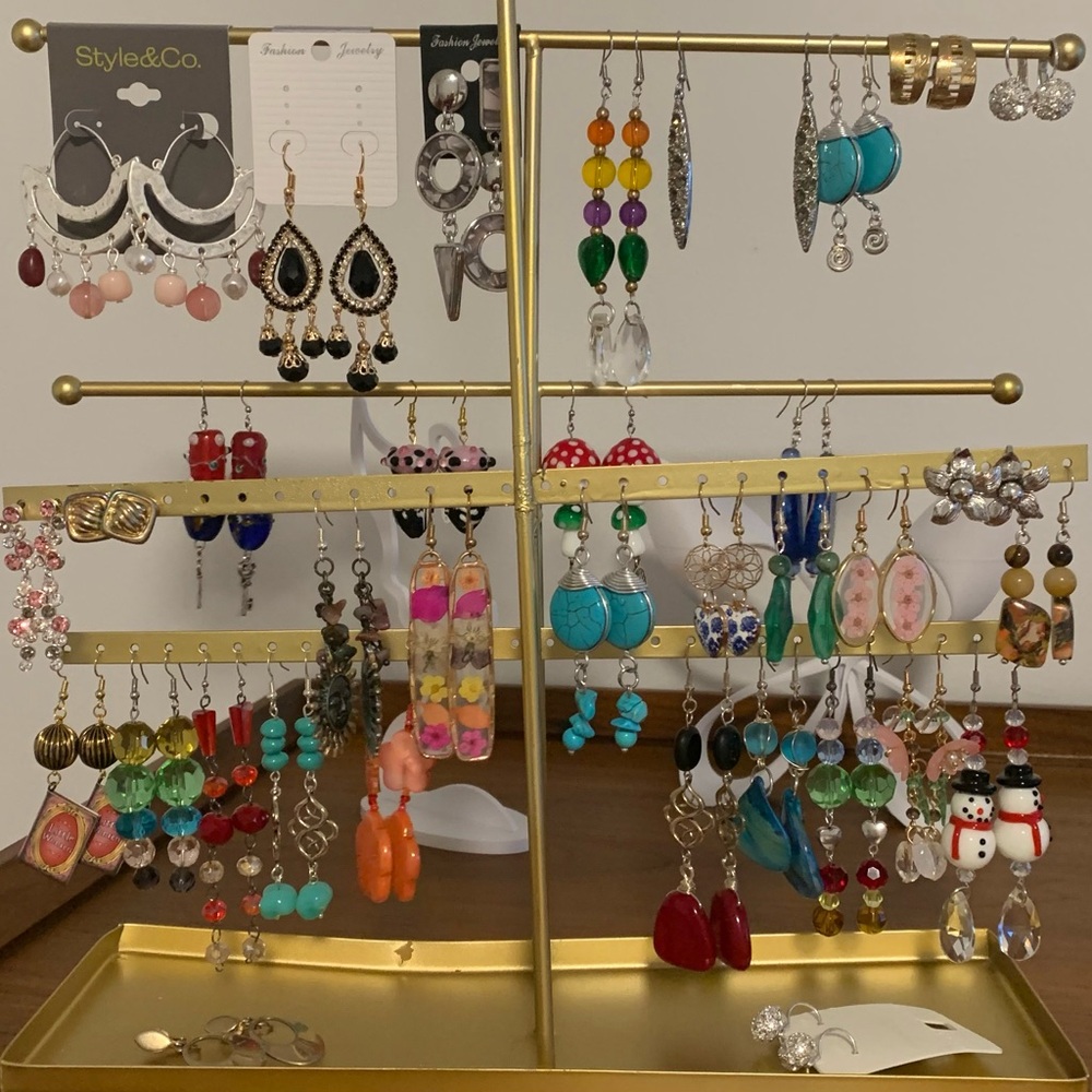 Earring bundle available
Buy bulk and sell in festivals